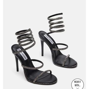 Steve Madden - exotica black heels - Brand NEW -size 6.5